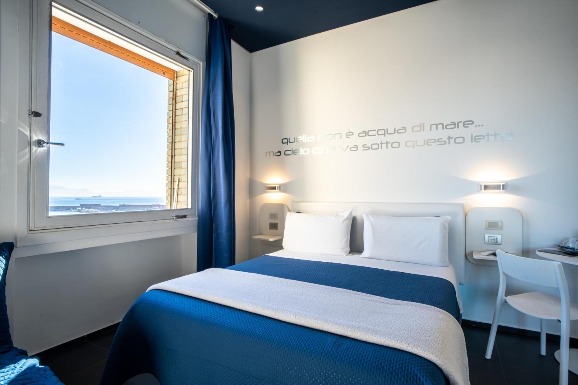 Skyhouse Beverello 3* Napoli